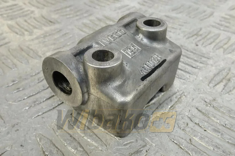 Iveco 4600128 - Alternateur pour Engins de chantier: photos 1 Iveco 4600128 - Alternateur pour Engins de chantier: photos 1
