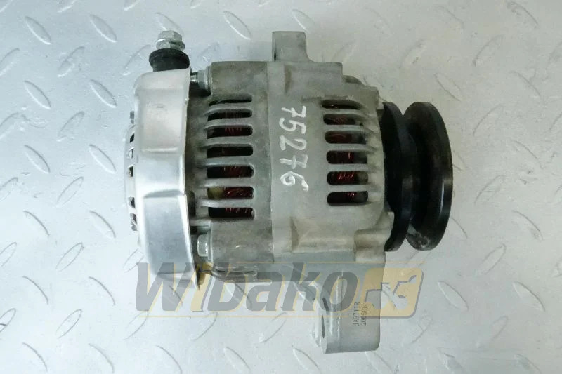 Kubota 16495-64013 - Alternateur pour Engins de chantier: photos 1 Kubota 16495-64013 - Alternateur pour Engins de chantier: photos 1