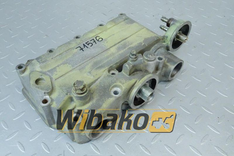Oil cooler housing for engine Deutz 1013 04259148 - Radiateur d'huile pour Engins de chantier: photos 1 Oil cooler housing for engine Deutz 1013 04259148 - Radiateur d'huile pour Engins de chantier: photos 1