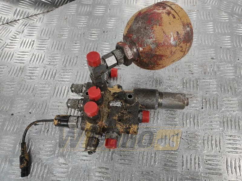 Wabco 4773970170 - Valve hydraulique pour Engins de chantier: photos 1 Wabco 4773970170 - Valve hydraulique pour Engins de chantier: photos 1
