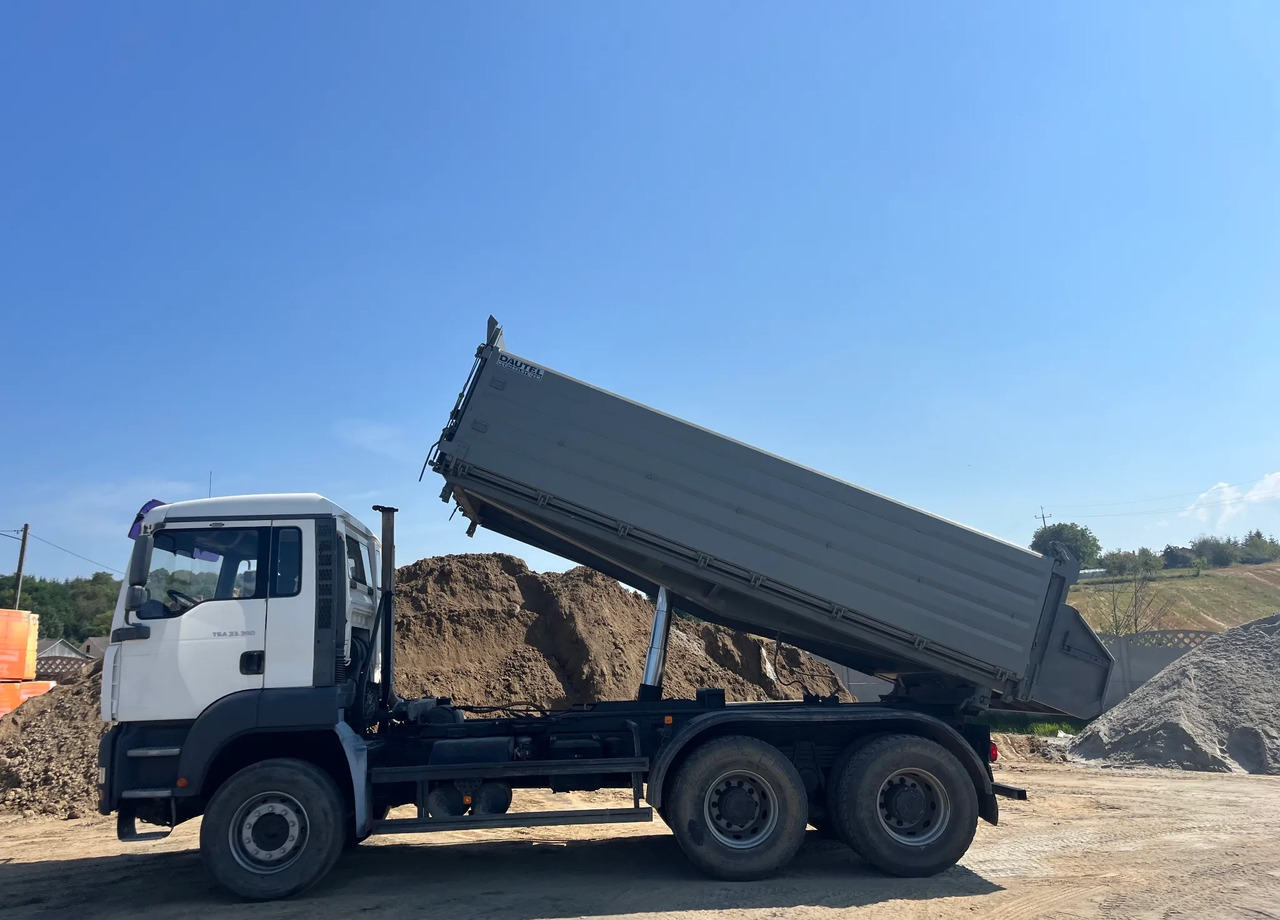 MAN TGA 33.390 - Camion benne: photos 1 MAN TGA 33.390 - Camion benne: photos 1