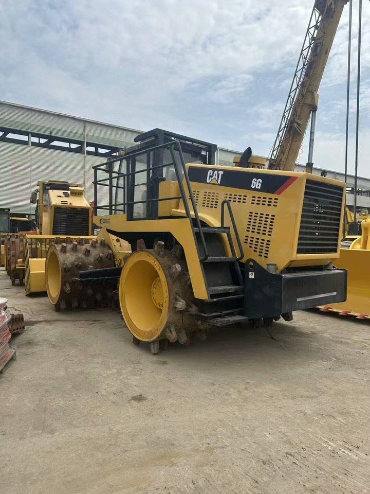 CATERPILLAR 6G - Compacteur à pieds de mouton/ Monocylindre: photos 4 CATERPILLAR 6G - Compacteur à pieds de mouton/ Monocylindre: photos 4