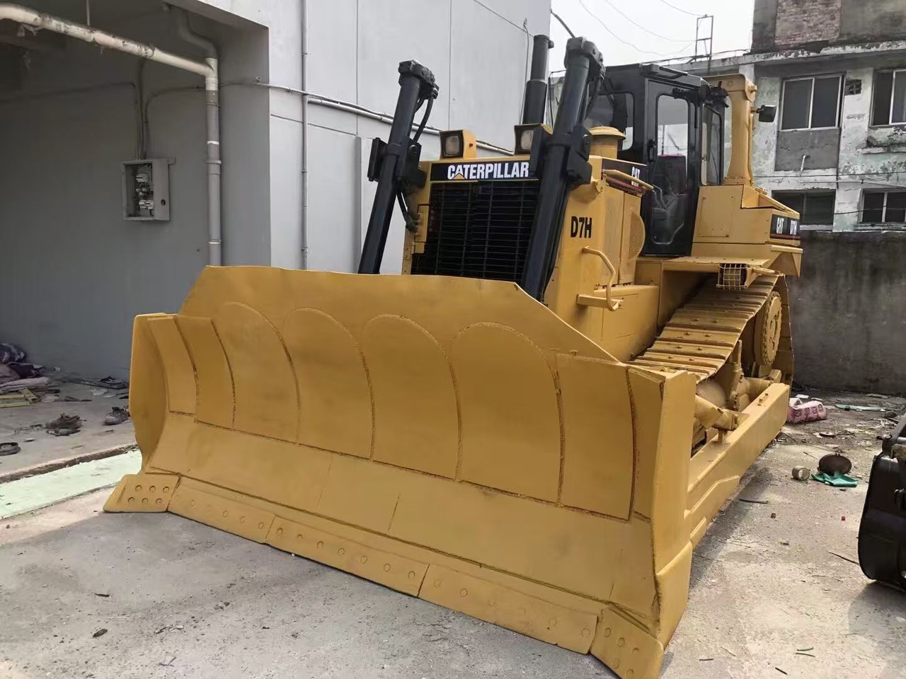 CATERPILLAR D7H - Bulldozer: photos 4 CATERPILLAR D7H - Bulldozer: photos 4