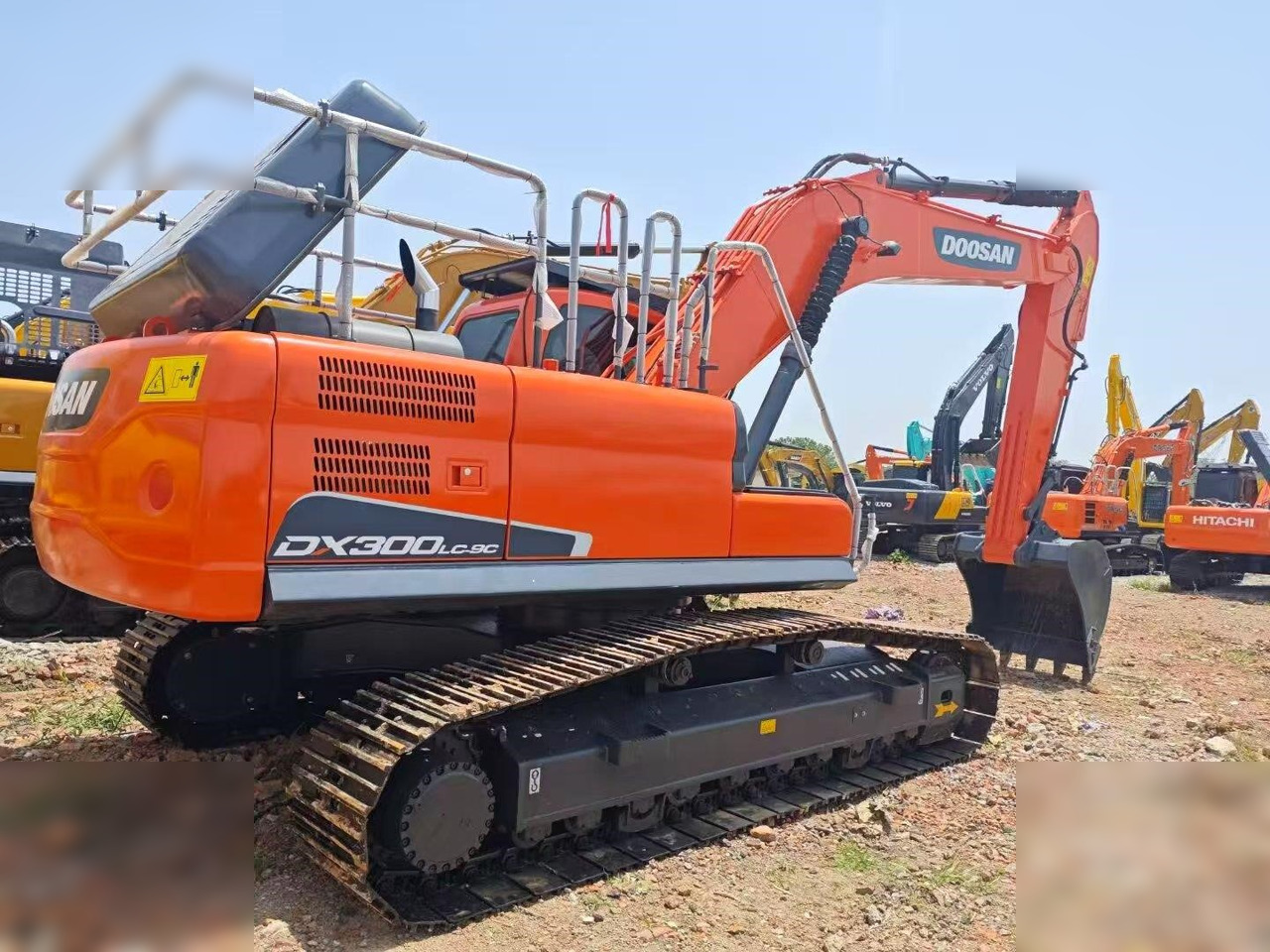 DOOSAN DX300 LC - Pelle sur chenille: photos 3 DOOSAN DX300 LC - Pelle sur chenille: photos 3