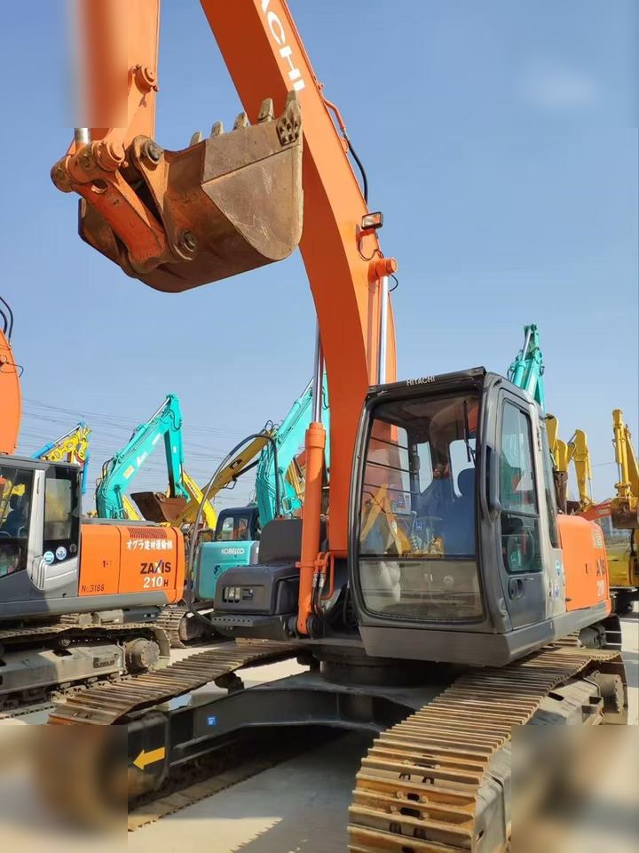 HITACHI ZX210 - Pelle sur chenille: photos 2 HITACHI ZX210 - Pelle sur chenille: photos 2