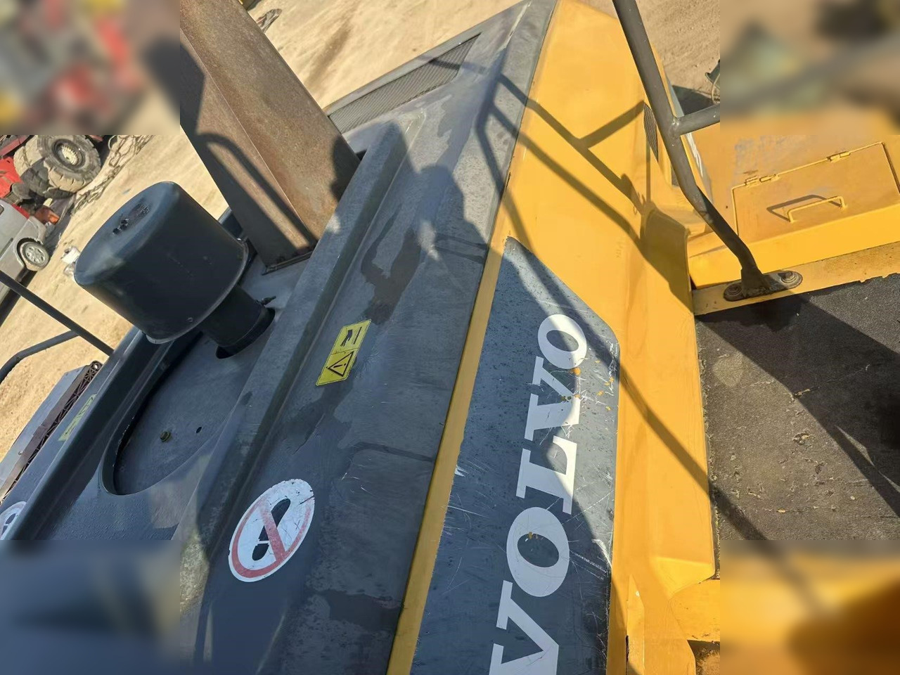 Chargeuse sur pneus VOLVO L105: photos 12