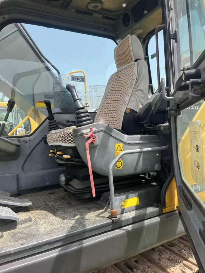 Volvo EC210 - Pelle sur chenille: photos 2 Volvo EC210 - Pelle sur chenille: photos 2