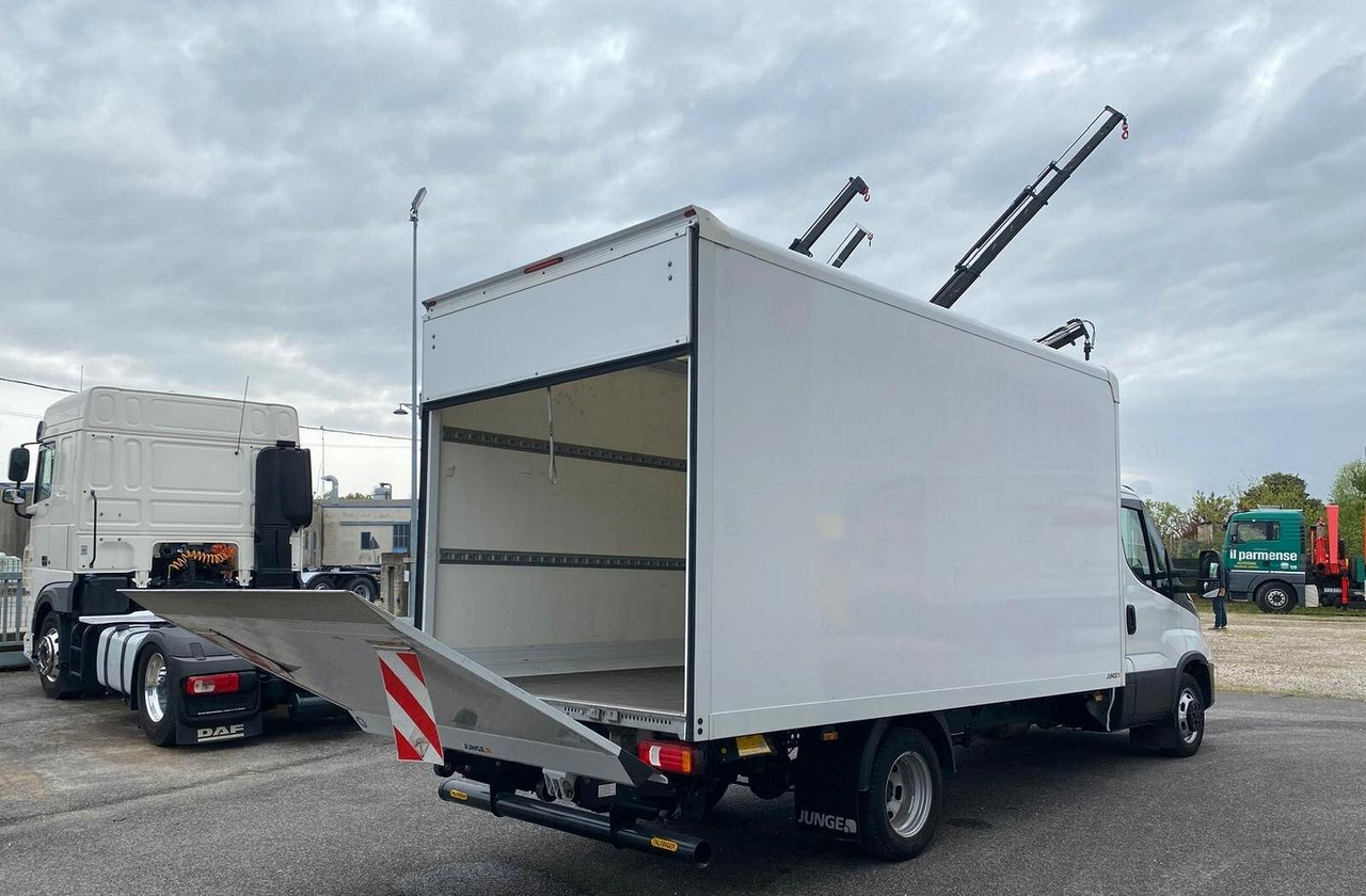 IVECO DAILY 35C16 EURO 6 FURGONE SPONDA POSTERIORE - Fourgon grand volume: photos 4 IVECO DAILY 35C16 EURO 6 FURGONE SPONDA POSTERIORE - Fourgon grand volume: photos 4