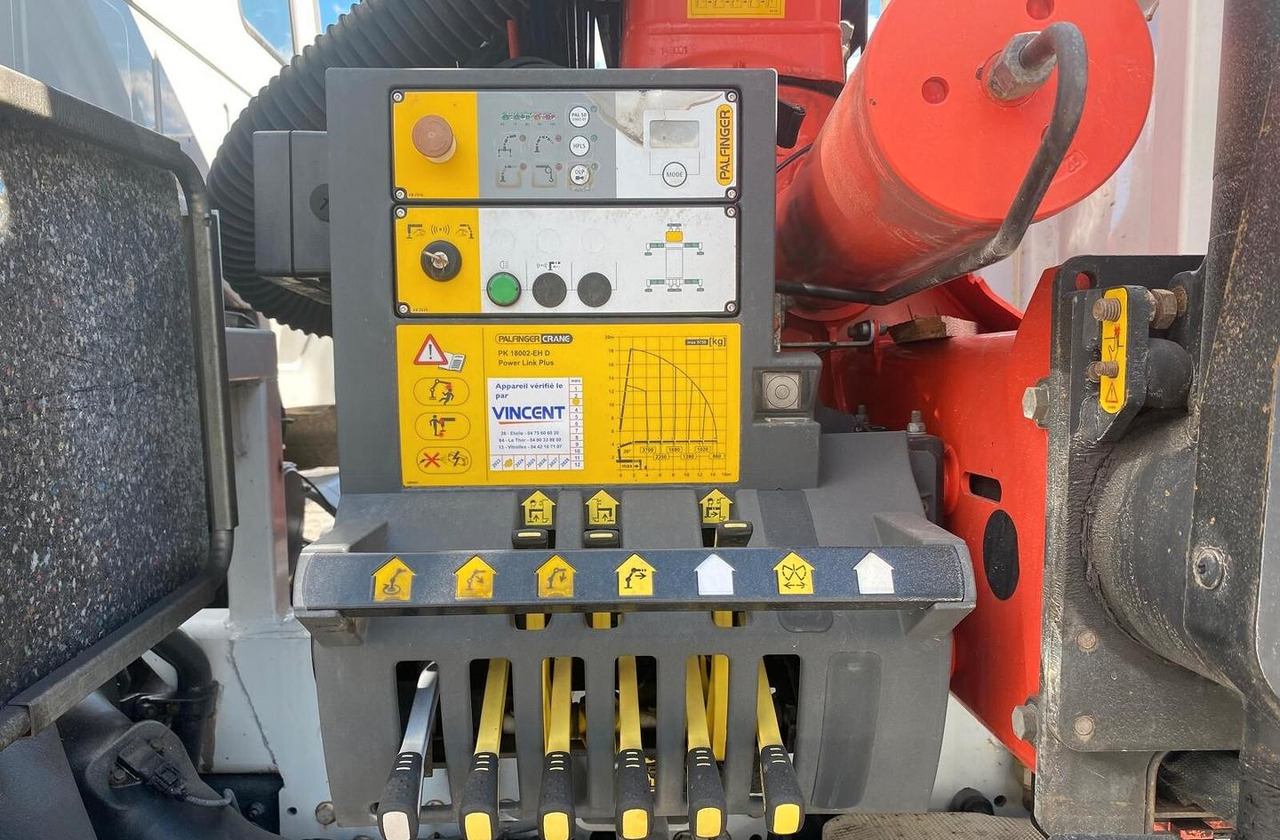 IVECO STRALIS AD260S36 CASSONE FISSO E GRU - Camion plateau, Camion grue: photos 4 IVECO STRALIS AD260S36 CASSONE FISSO E GRU - Camion plateau, Camion grue: photos 4