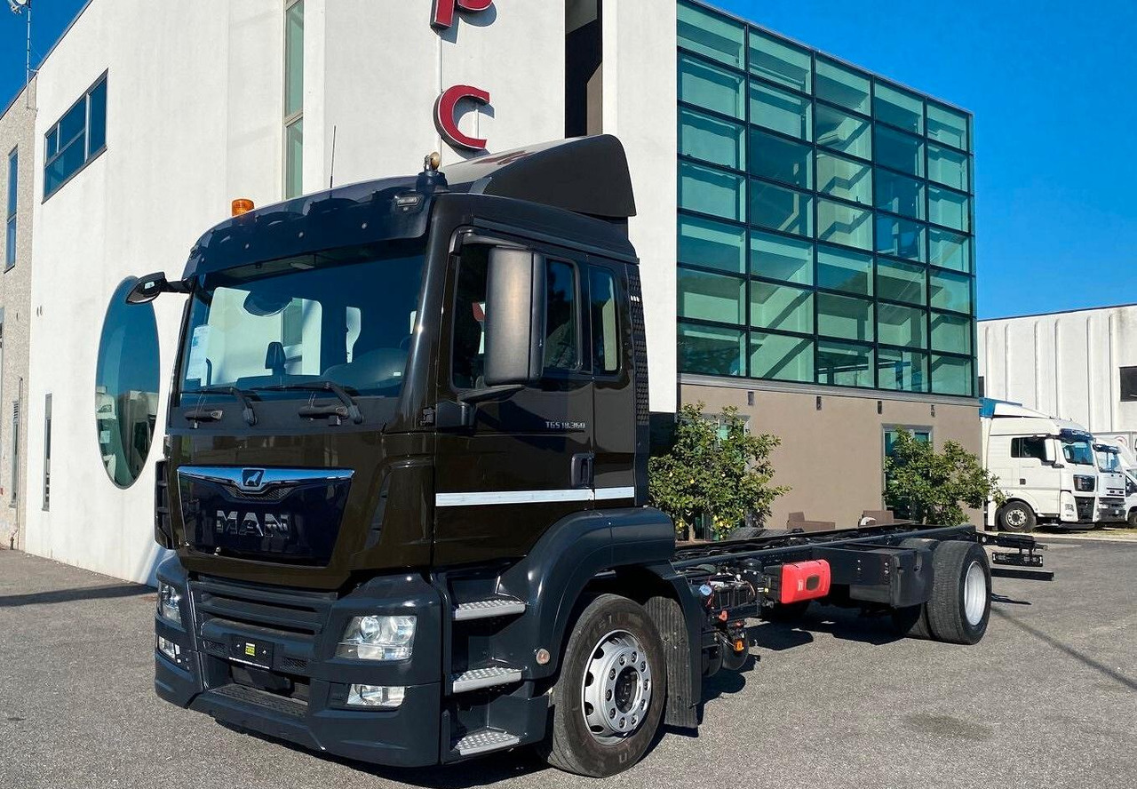 MAN TGS 16.360 MOTRICE 2 ASSI TELAIO 2019 - Châssis cabine: photos 2 MAN TGS 16.360 MOTRICE 2 ASSI TELAIO 2019 - Châssis cabine: photos 2