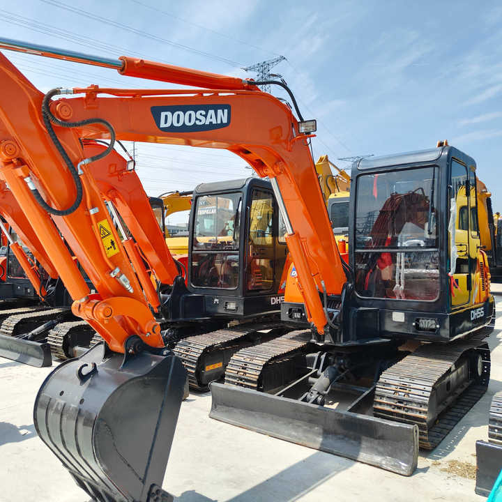 90% New Mini Excavator Doosan DH55, 5-Ton Mini Used Doosan Excavator with Low Price and Good Quality - Mini pelle: photos 1 90% New Mini Excavator Doosan DH55, 5-Ton Mini Used Doosan Excavator with Low Price and Good Quality - Mini pelle: photos 1
