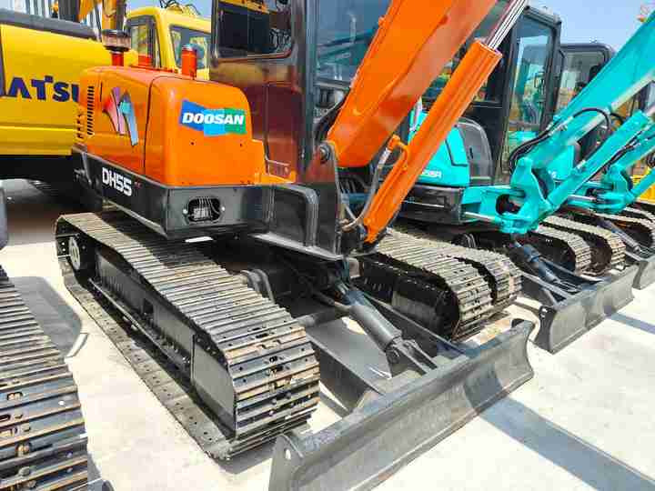 90% New Mini Excavator Doosan DH55, 5-Ton Mini Used Doosan Excavator with Low Price and Good Quality - Mini pelle: photos 5 90% New Mini Excavator Doosan DH55, 5-Ton Mini Used Doosan Excavator with Low Price and Good Quality - Mini pelle: photos 5