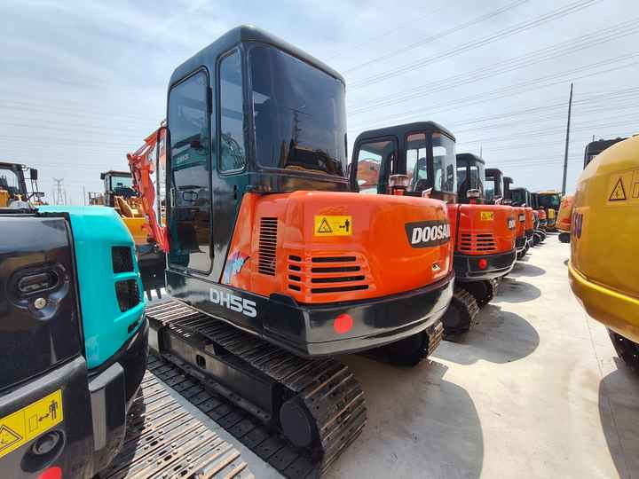 90% New Mini Excavator Doosan DH55, 5-Ton Mini Used Doosan Excavator with Low Price and Good Quality - Mini pelle: photos 3 90% New Mini Excavator Doosan DH55, 5-Ton Mini Used Doosan Excavator with Low Price and Good Quality - Mini pelle: photos 3