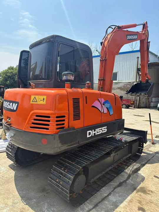90% New Mini Excavator Doosan DH55 Second-hand Excavator 5 Ton Mini Used Excavator for Sale in Low Price - Mini pelle: photos 2 90% New Mini Excavator Doosan DH55 Second-hand Excavator 5 Ton Mini Used Excavator for Sale in Low Price - Mini pelle: photos 2