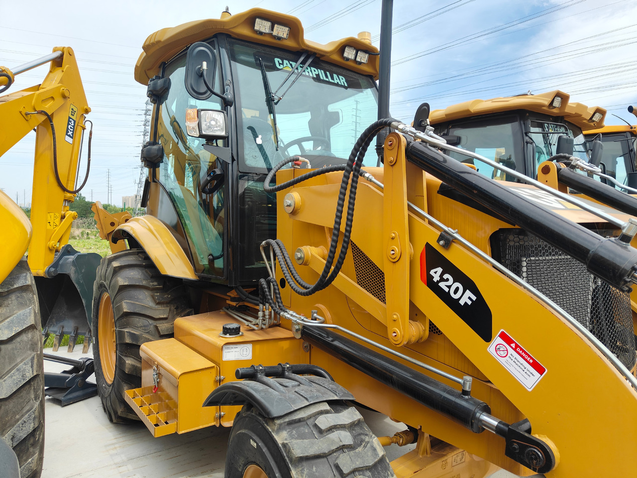 CATERPILLAR 420F backhole loader in stock - Tractopelle: photos 4 CATERPILLAR 420F backhole loader in stock - Tractopelle: photos 4