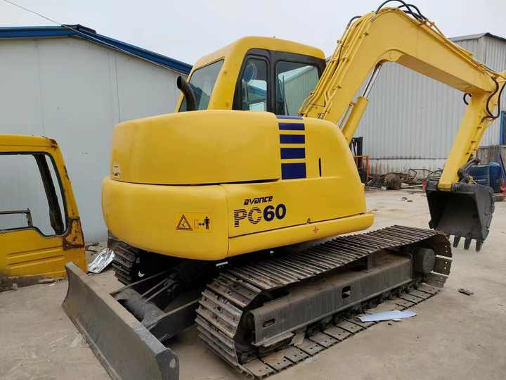 Crédit-bail de  Cheap Used Komatsu PC60-7 Crawler Excavator with High Efficiency Used Heavy Machinery Komatsu P60-7 Digger Cheap for Sale Cheap Used Komatsu PC60-7 Crawler Excavator with High Efficiency Used Heavy Machinery Komatsu P60-7 Digger Cheap for Sale: photos 6