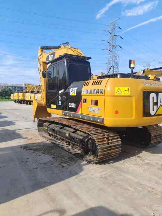 Durable Second Hand Machine Original Used Caterpillar Excavator CAT 330D2 USED 329D2 320D2 325D 315D Excavator - Pelle sur chenille: photos 4 Durable Second Hand Machine Original Used Caterpillar Excavator CAT 330D2 USED 329D2 320D2 325D 315D Excavator - Pelle sur chenille: photos 4