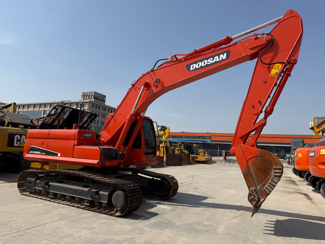 DOOSAN Used Digger Doosan DX225LC-9T Construction Machinery Construction Digger Used Doosan DX225LC-9T Cheap Excavator - Engins de chantier: photos 1 DOOSAN Used Digger Doosan DX225LC-9T Construction Machinery Construction Digger Used Doosan DX225LC-9T Cheap Excavator - Engins de chantier: photos 1