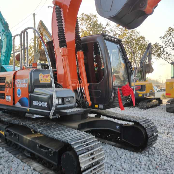 HITACHI ZX130 , Original Japan Surplus Hitachi ZX130 for Sale - Pelle sur chenille: photos 2 HITACHI ZX130 , Original Japan Surplus Hitachi ZX130 for Sale - Pelle sur chenille: photos 2
