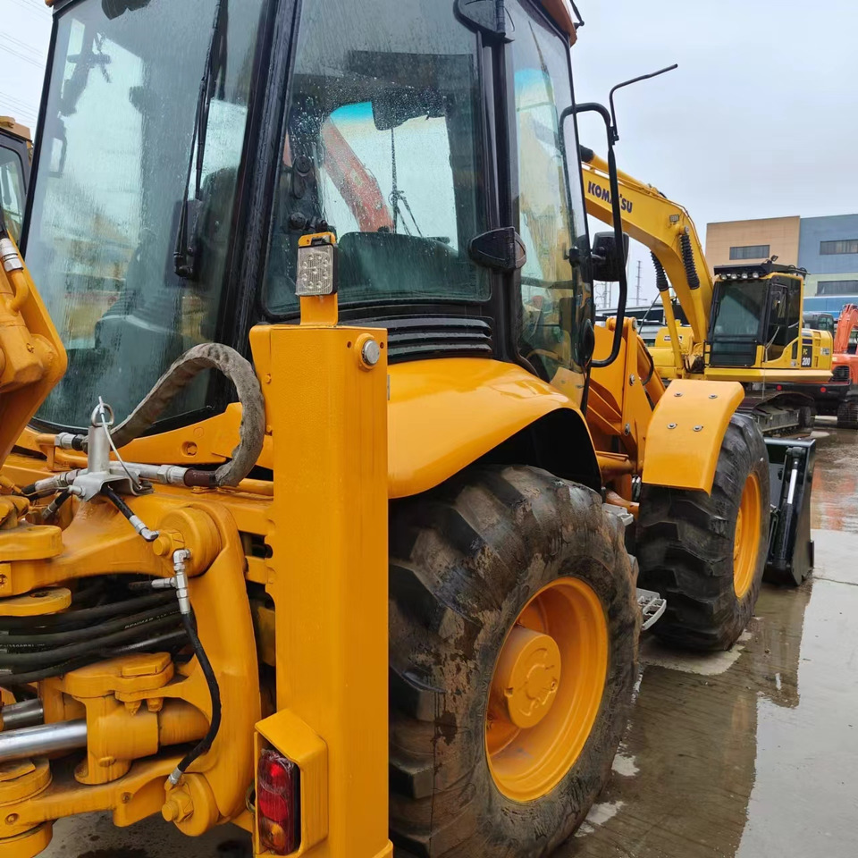 JCB 4CX - Tractopelle: photos 2 JCB 4CX - Tractopelle: photos 2