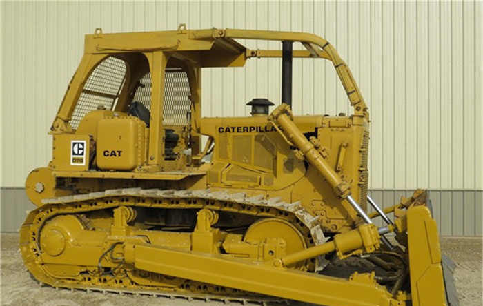 Used CAT D7 D7G Bulldozer with Winch /Caterpillar Bulldozer with Winch CAT D7G D7H D7R Dozer for Sale - Bulldozer: photos 2 Used CAT D7 D7G Bulldozer with Winch /Caterpillar Bulldozer with Winch CAT D7G D7H D7R Dozer for Sale - Bulldozer: photos 2