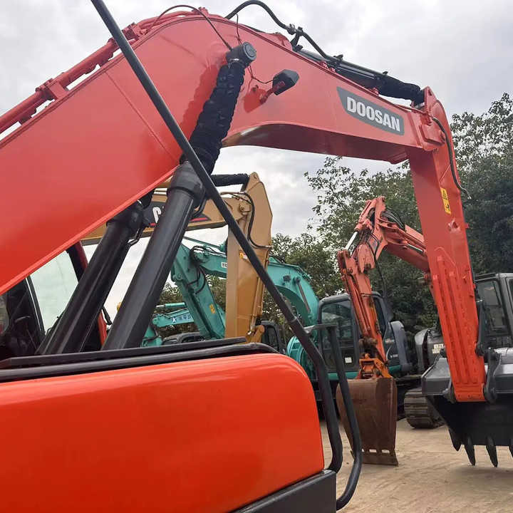 Used Excavator Doosan DX225LC-9 Excavators Mini Equipment Earth Moving Machinery Doosan Digger Excavator for Sale - Pelle sur chenille: photos 1 Used Excavator Doosan DX225LC-9 Excavators Mini Equipment Earth Moving Machinery Doosan Digger Excavator for Sale - Pelle sur chenille: photos 1