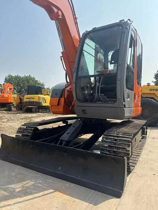 Used HITACHI ZX-75 - Pelle sur chenille: photos 3 Used HITACHI ZX-75 - Pelle sur chenille: photos 3