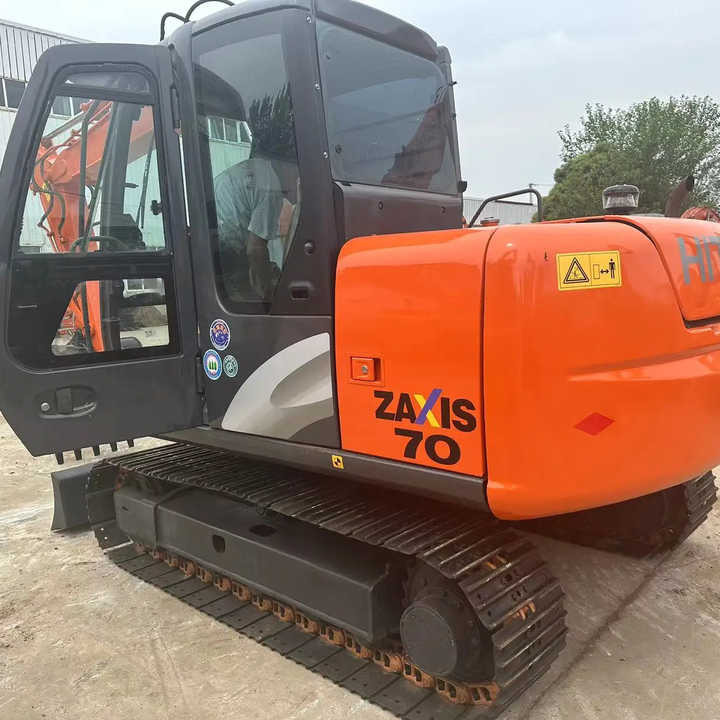 Used Hitachi Excavator ZX70 7ton Japan Import Second Hand Small Crawler ZX70 Excavator for Sale - Pelle sur chenille: photos 2 Used Hitachi Excavator ZX70 7ton Japan Import Second Hand Small Crawler ZX70 Excavator for Sale - Pelle sur chenille: photos 2