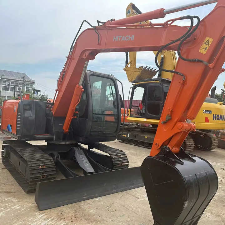 Used Hitachi Excavator ZX70 7ton Japan Import Second Hand Small Crawler ZX70 Excavator for Sale - Pelle sur chenille: photos 3 Used Hitachi Excavator ZX70 7ton Japan Import Second Hand Small Crawler ZX70 Excavator for Sale - Pelle sur chenille: photos 3