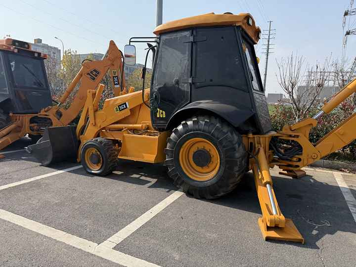 Used Hydraulic Backhoe Loader JCB3CX 7t in Good Condition Cheap Price in Stock Jcb 3cx 4cx 4cx Loader in Hefei for Sale - Tractopelle: photos 4 Used Hydraulic Backhoe Loader JCB3CX 7t in Good Condition Cheap Price in Stock Jcb 3cx 4cx 4cx Loader in Hefei for Sale - Tractopelle: photos 4