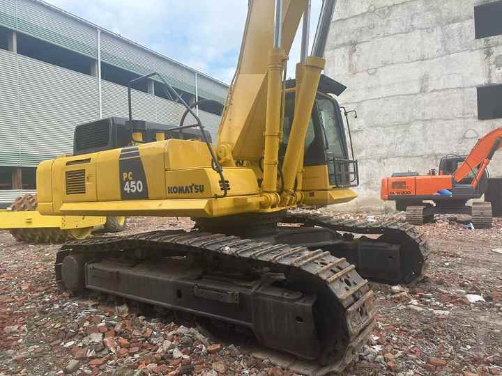 Used Komatsu PC450-8 Excavator Carrying Extra Long Arm Superior Performance Used Komatsu 45 Tonne Hydraulic Excavator Hot Sale - Pelle sur chenille: photos 4 Used Komatsu PC450-8 Excavator Carrying Extra Long Arm Superior Performance Used Komatsu 45 Tonne Hydraulic Excavator Hot Sale - Pelle sur chenille: photos 4