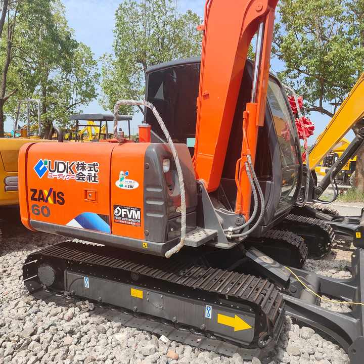 Used Original Japan Brand Hitachi Zx60 Excavator for Sale - Pelle sur chenille: photos 5 Used Original Japan Brand Hitachi Zx60 Excavator for Sale - Pelle sur chenille: photos 5