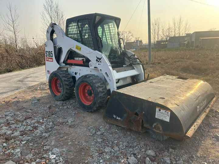 Used bobcat s185 skid steer loader on sale 100% excellent condition bobcat brand s185 s300 s550 s16 s18 skid steer sale - Mini chargeuse: photos 4 Used bobcat s185 skid steer loader on sale 100% excellent condition bobcat brand s185 s300 s550 s16 s18 skid steer sale - Mini chargeuse: photos 4