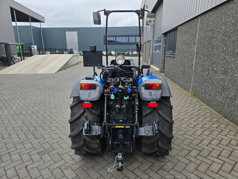 New Holland T 4.75 V - Tracteur agricole: photos 4 New Holland T 4.75 V - Tracteur agricole: photos 4