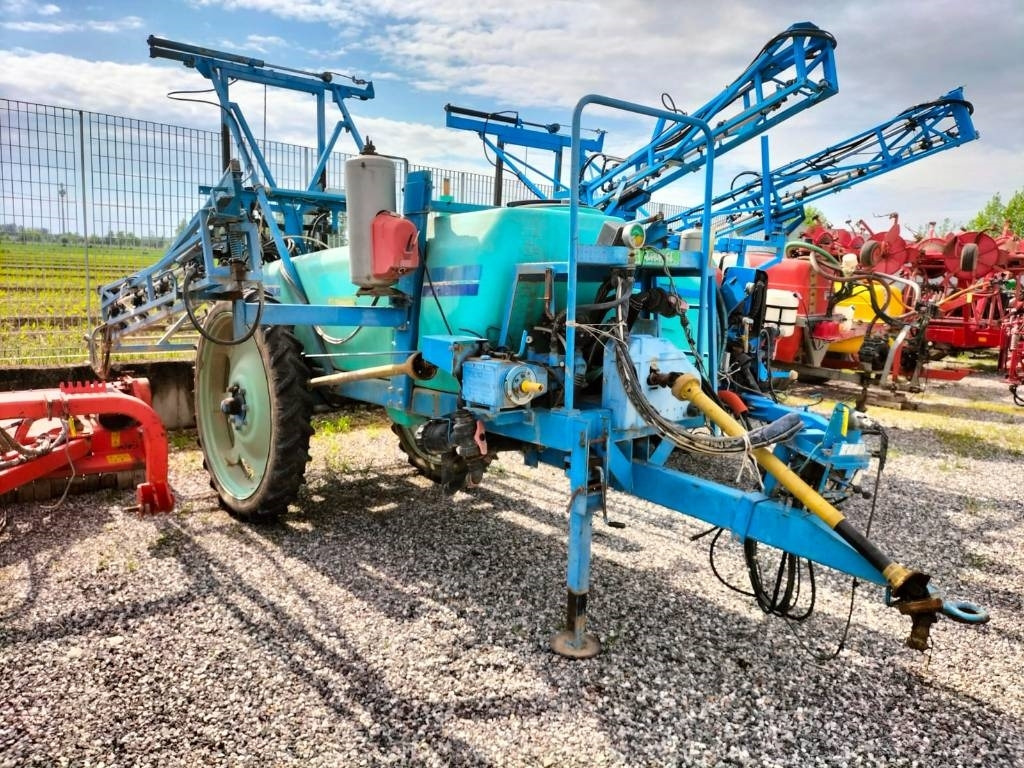 Berthoud ALBA V 2200 - Enfouisseur à dents: photos 1 Berthoud ALBA V 2200 - Enfouisseur à dents: photos 1