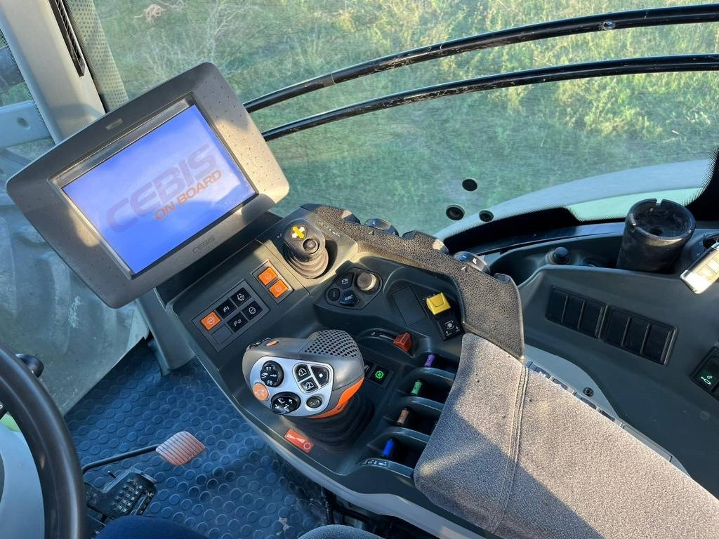 Claas Axion 870 Cmatic - Tracteur agricole: photos 5 Claas Axion 870 Cmatic - Tracteur agricole: photos 5
