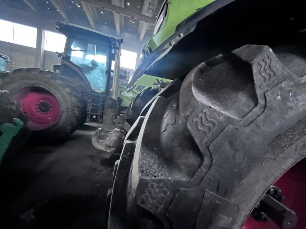 Claas Axion 950 Cmatic - Tracteur agricole: photos 3 Claas Axion 950 Cmatic - Tracteur agricole: photos 3