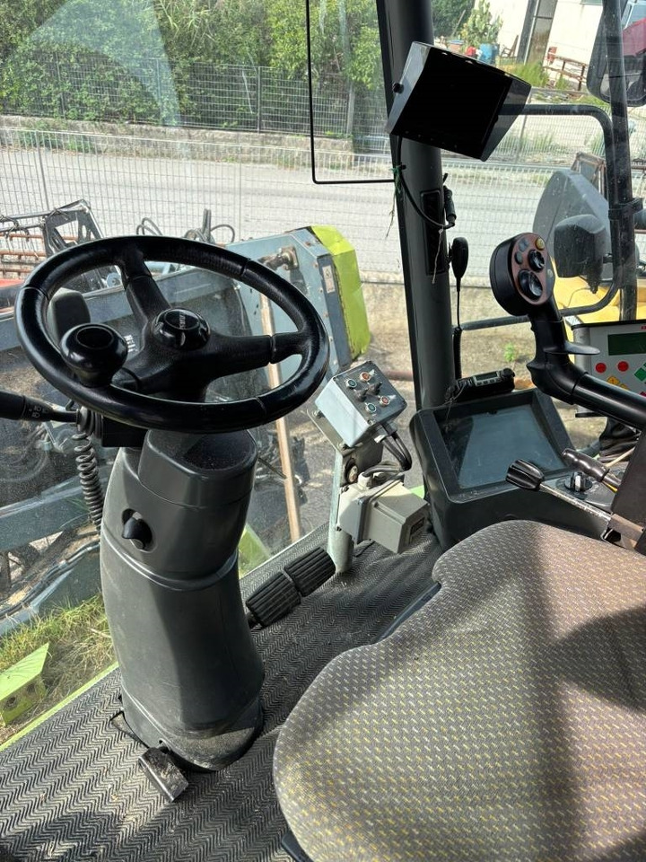 Claas Lexion 530 Montana - Moissonneuse-batteuse: photos 2 Claas Lexion 530 Montana - Moissonneuse-batteuse: photos 2