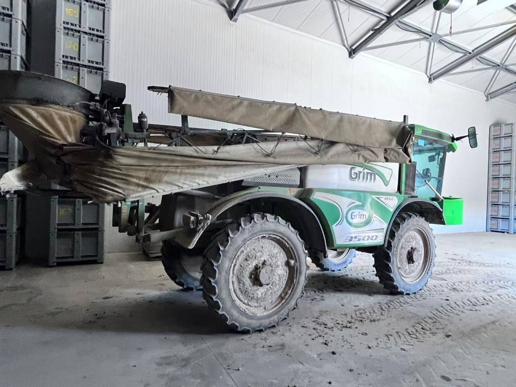 GRIM SERIE 7 M - Pulvé automoteur: photos 3 GRIM SERIE 7 M - Pulvé automoteur: photos 3