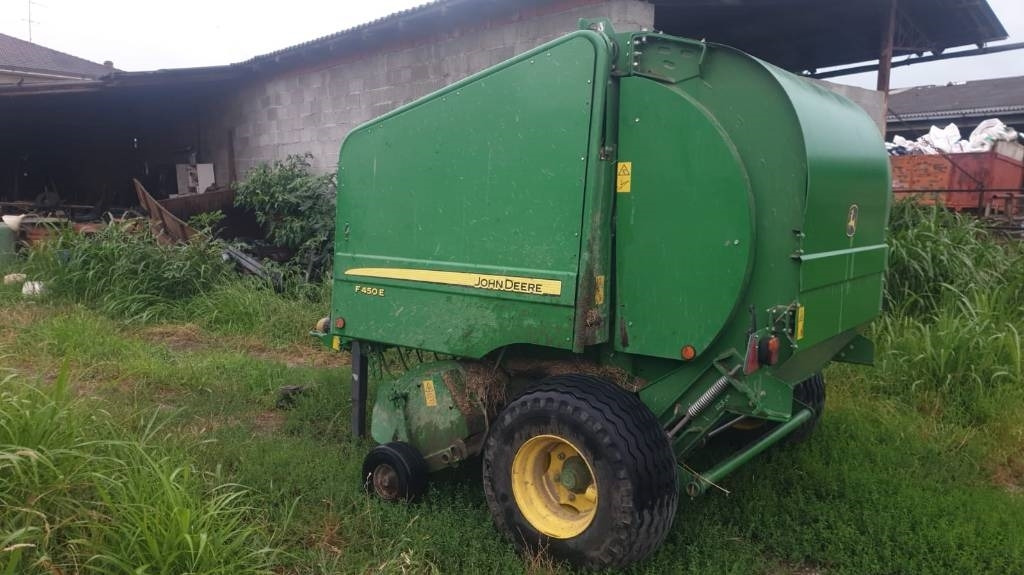 John Deere F 450 - Presse à balles rondes: photos 3 John Deere F 450 - Presse à balles rondes: photos 3