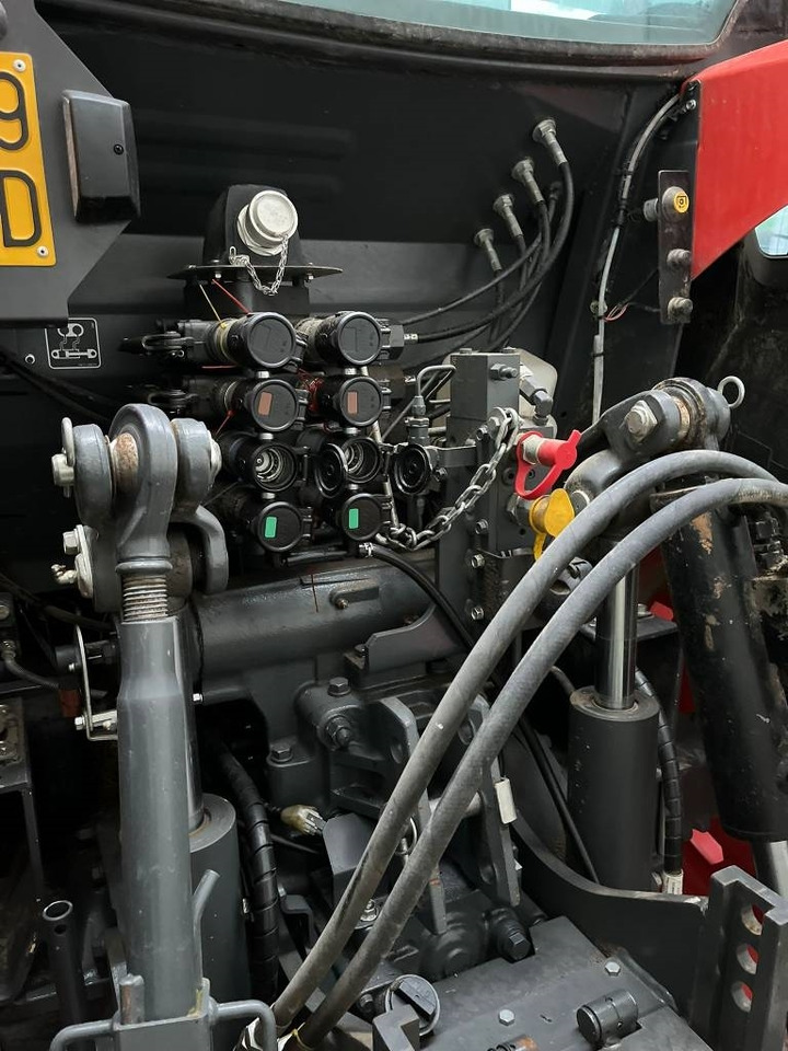 Kubota M 6-141  - Tracteur agricole: photos 3 Kubota M 6-141  - Tracteur agricole: photos 3