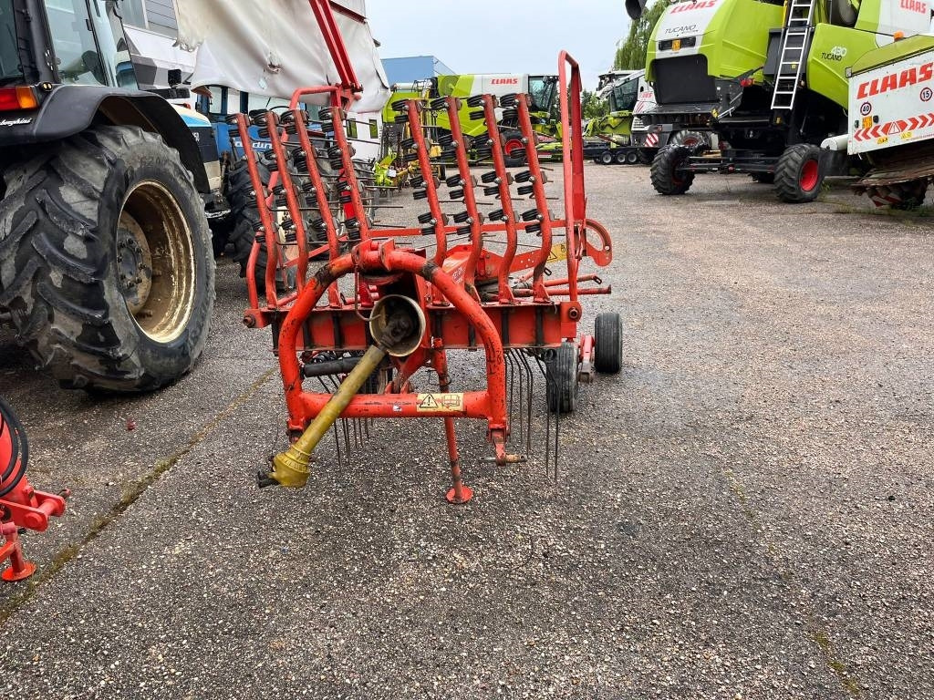 Kuhn GA 4121 G M - Faneuse: photos 4 Kuhn GA 4121 G M - Faneuse: photos 4