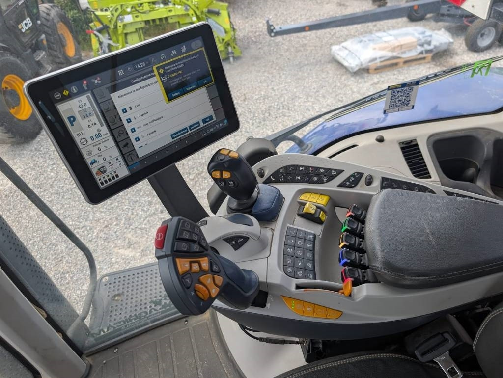 New Holland T 8.380 - Tracteur agricole: photos 4 New Holland T 8.380 - Tracteur agricole: photos 4