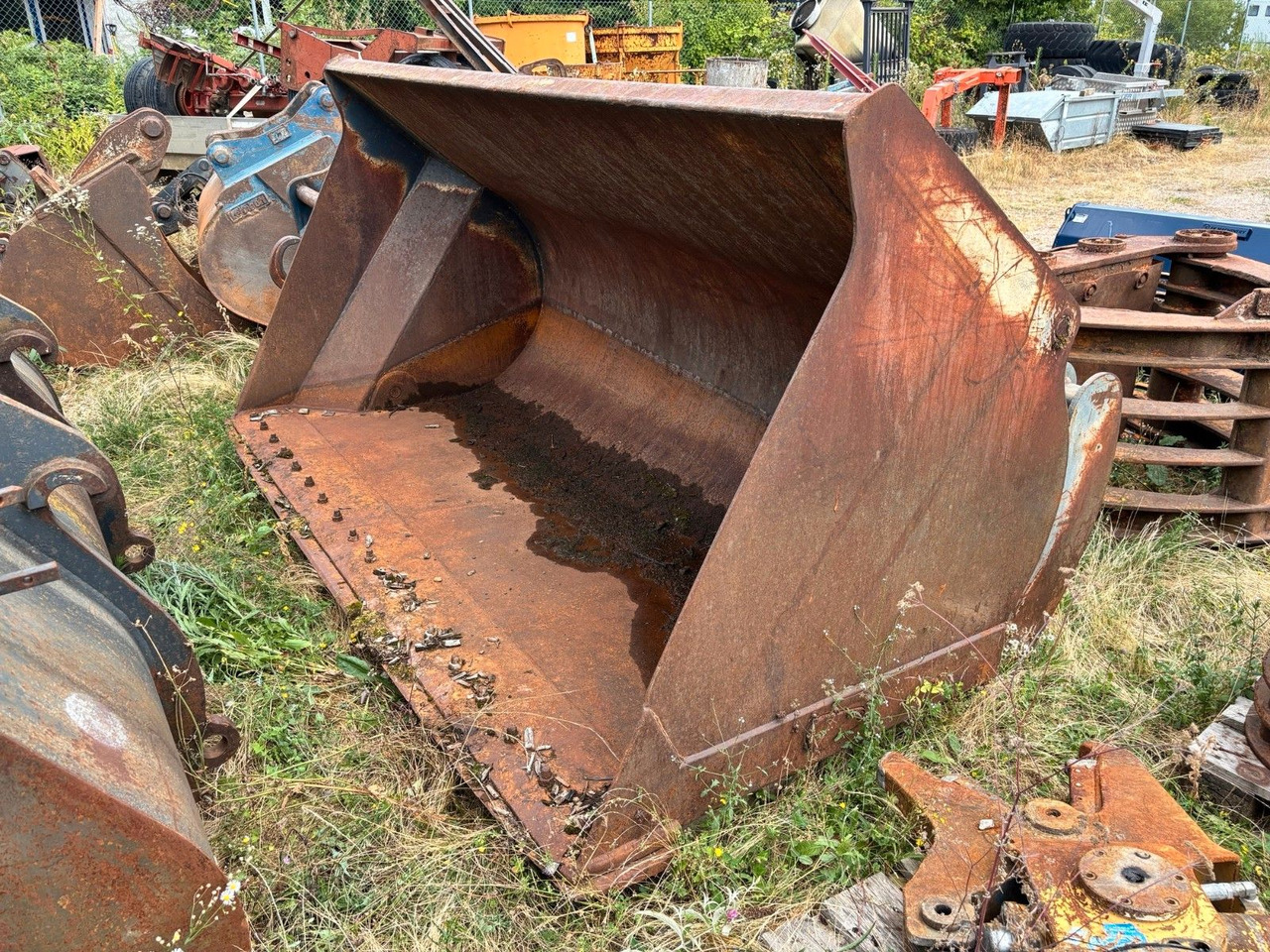 Schaufel 2,0-2,2 cbm Volvo/Komatsu - Godet pour chargeur: photos 5 Schaufel 2,0-2,2 cbm Volvo/Komatsu - Godet pour chargeur: photos 5