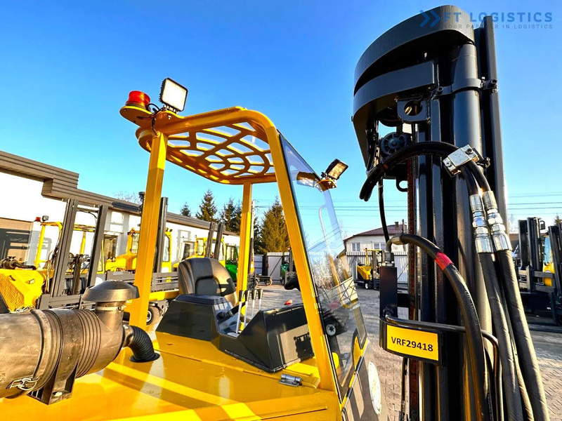 Chariot multidirectionnel Combilift C3000CB / LPG / TRIPLEX - 4900MM / LPG / FREE LIFT / FORK POSITIONER C3000CB / LPG / TRIPLEX - 4900MM / LPG / FREE LIFT / FORK P: photos 9 Chariot multidirectionnel Combilift C3000CB / LPG / TRIPLEX - 4900MM / LPG / FREE LIFT / FORK POSITIONER C3000CB / LPG / TRIPLEX - 4900MM / LPG / FREE LIFT / FORK P: photos 9