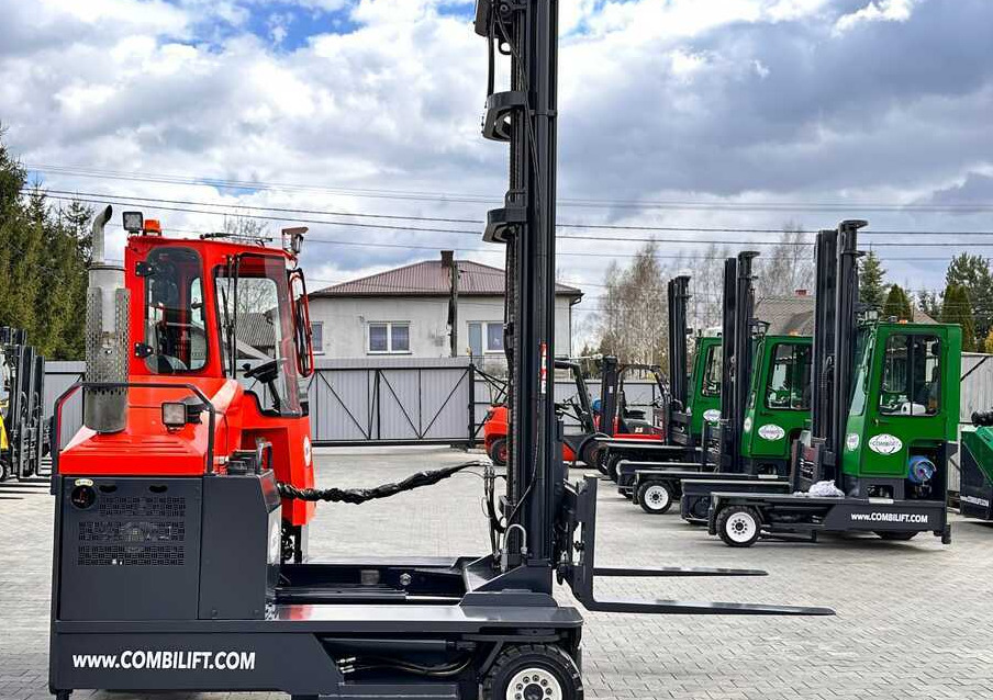 Crédit-bail de  Combilift C4000 / DIESEL / TRIPLEX / 8400MM / FREE LIFT / SIDESHIFT / LIKE NEW Combilift C4000 / DIESEL / TRIPLEX / 8400MM / FREE LIFT / SIDESHIFT / LIKE NEW: photos 20