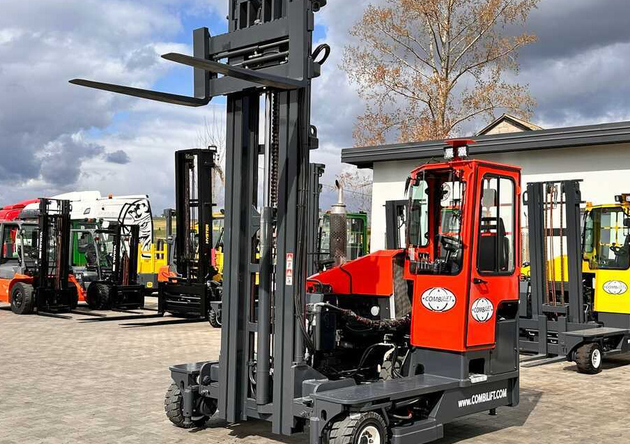 Crédit-bail de  Combilift C4000 / DIESEL / TRIPLEX / 8400MM / FREE LIFT / SIDESHIFT / LIKE NEW Combilift C4000 / DIESEL / TRIPLEX / 8400MM / FREE LIFT / SIDESHIFT / LIKE NEW: photos 22