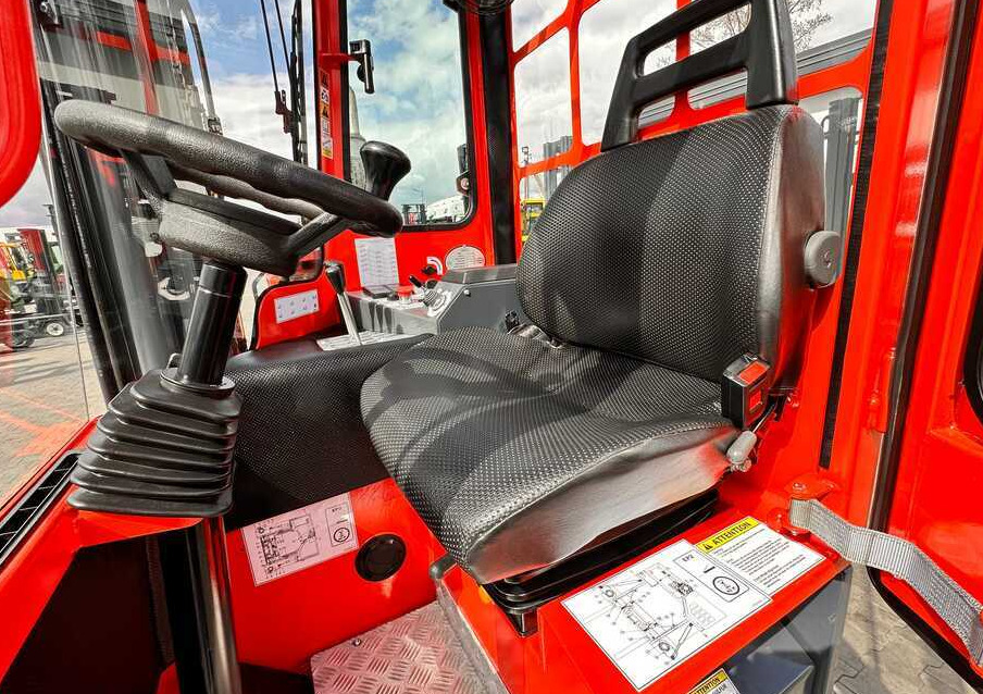 Crédit-bail de  Combilift C4000 / DIESEL / TRIPLEX / 8400MM / FREE LIFT / SIDESHIFT / LIKE NEW Combilift C4000 / DIESEL / TRIPLEX / 8400MM / FREE LIFT / SIDESHIFT / LIKE NEW: photos 12