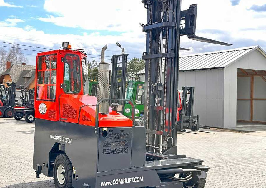 Crédit-bail de  Combilift C4000 / DIESEL / TRIPLEX / 8400MM / FREE LIFT / SIDESHIFT / LIKE NEW Combilift C4000 / DIESEL / TRIPLEX / 8400MM / FREE LIFT / SIDESHIFT / LIKE NEW: photos 27