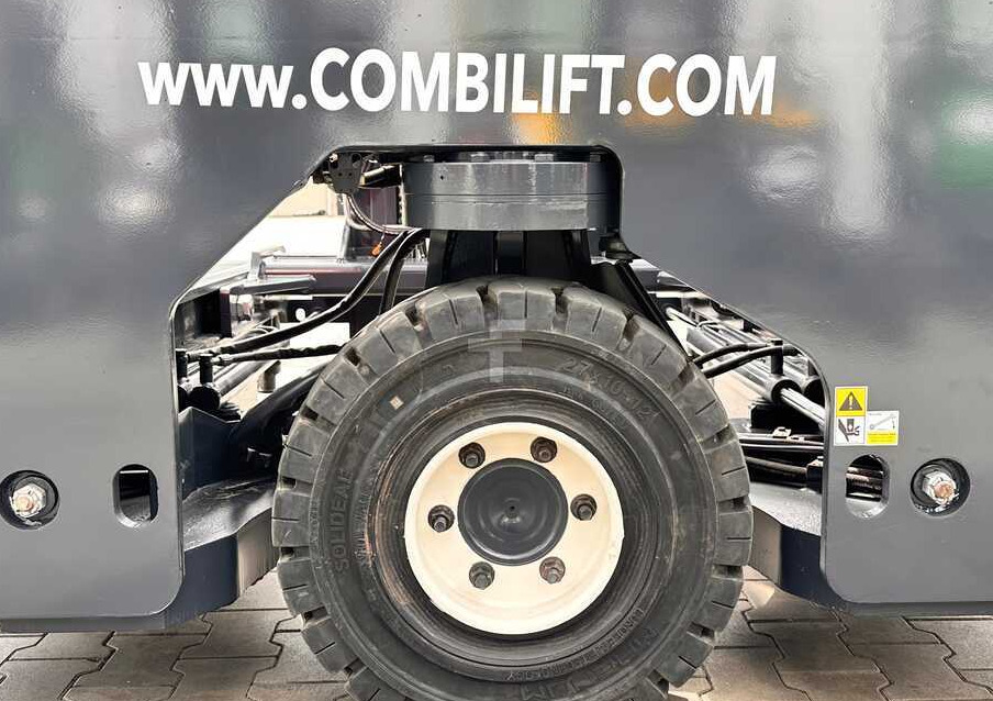 Crédit-bail de  Combilift C4000 / DIESEL / TRIPLEX / 8400MM / FREE LIFT / SIDESHIFT / LIKE NEW Combilift C4000 / DIESEL / TRIPLEX / 8400MM / FREE LIFT / SIDESHIFT / LIKE NEW: photos 28